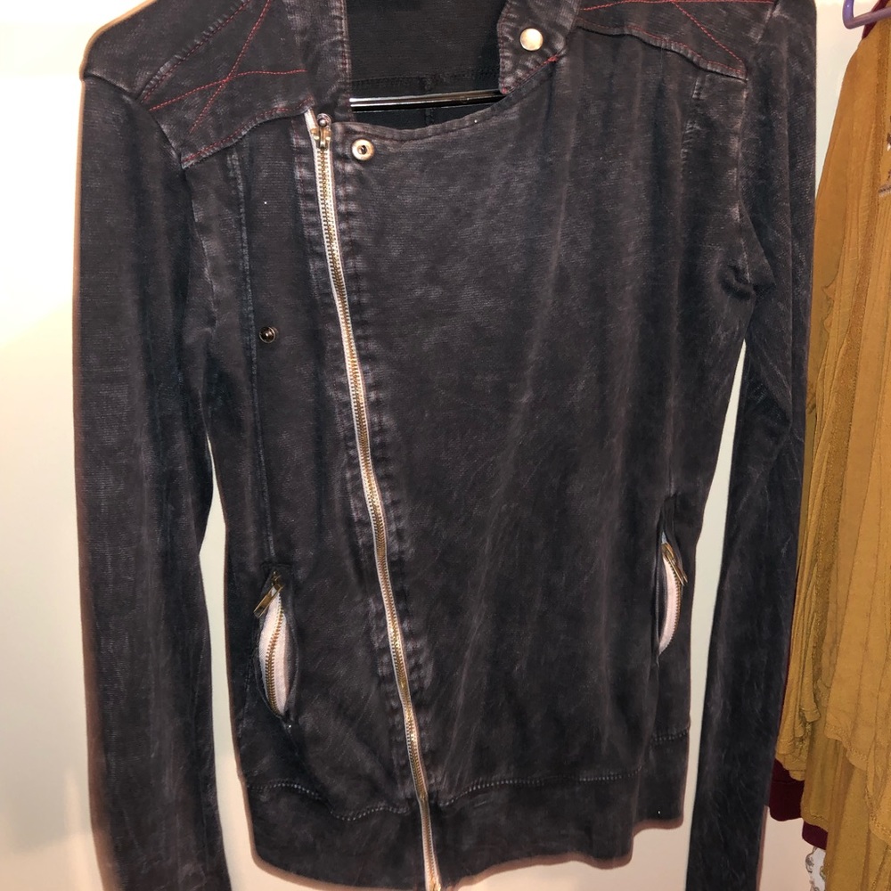 Zip up